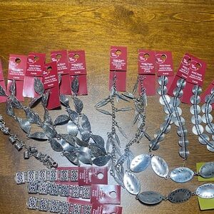 NWT Bead Landing metal beads